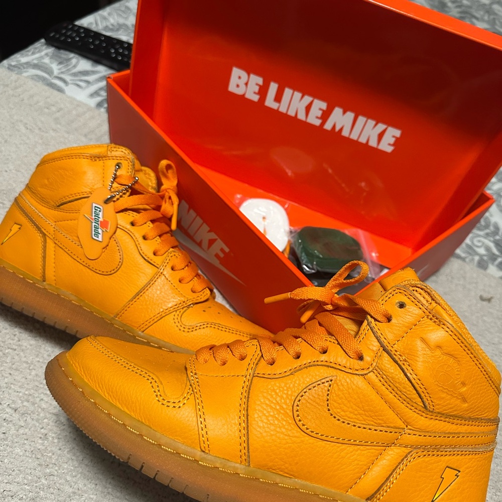 Nike-Gatorades Orange High-Top Sneakers